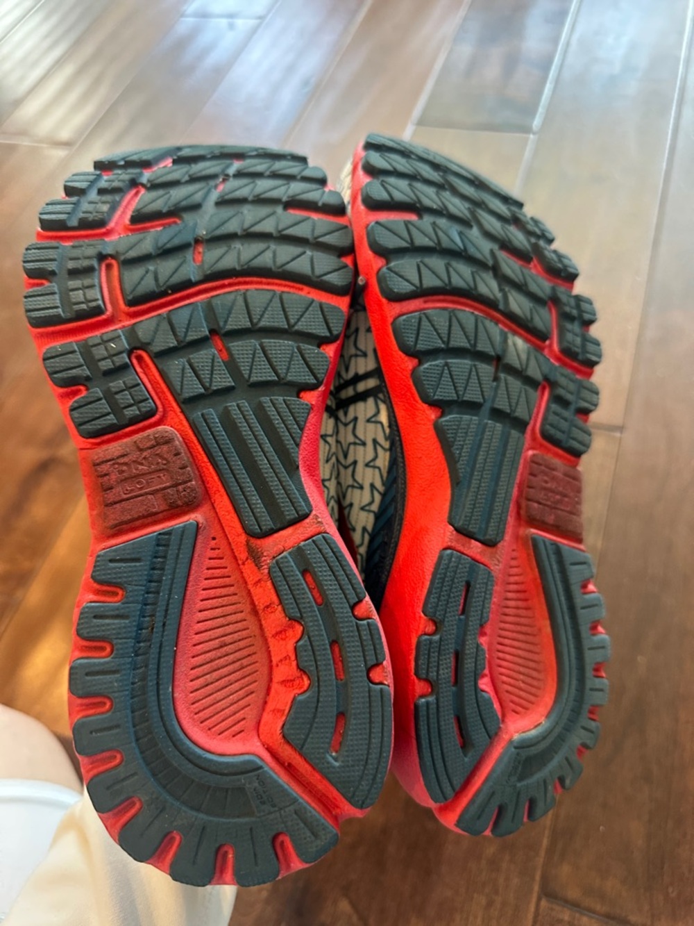 Brooks Adrenaline 20 Women’s Running Shoe Star-Pattern in Blue and Red - Picture 7 of 7